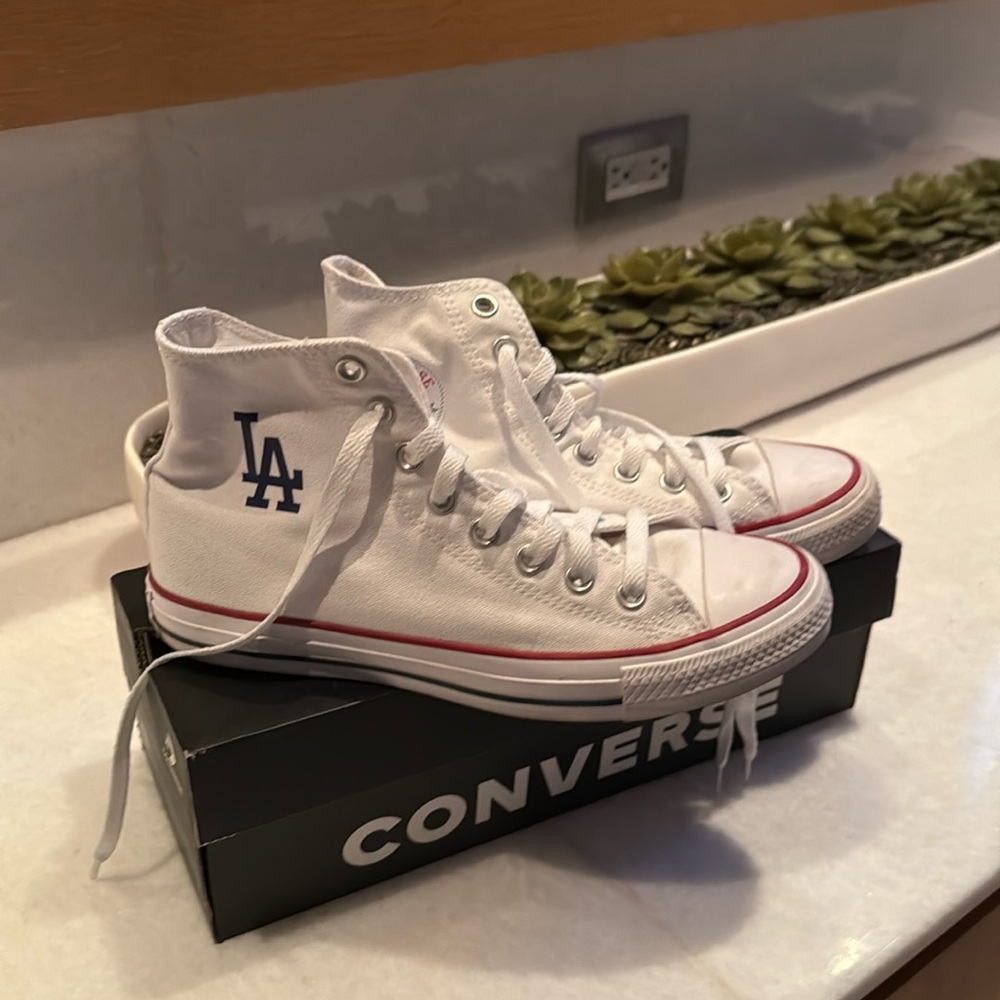 White high top converse sneakers